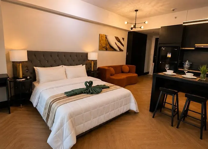 Apartment Luxury Venice Balcony Netflix Manila