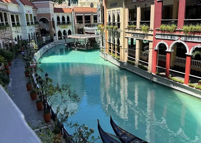 Apartment Luxury Venice Balcony Netflix Manila