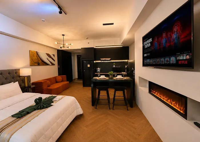 Luxury Venice Balcony Netflix Apartment Manila